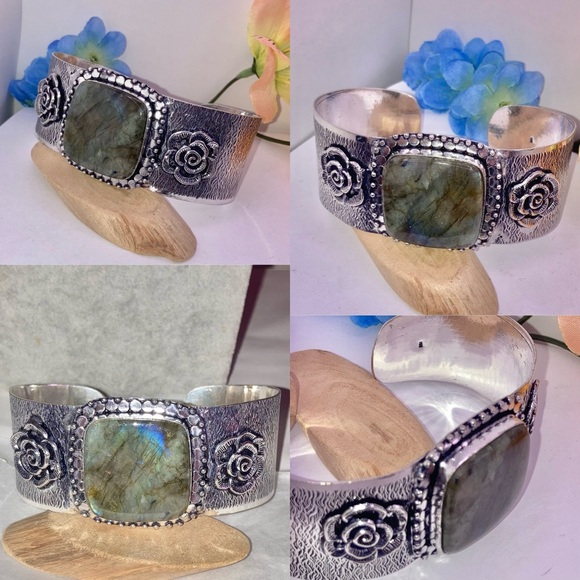 Fiery Flash Labradorite Gemstone Handmade Bangle Bracelet - Picture 4 of 5